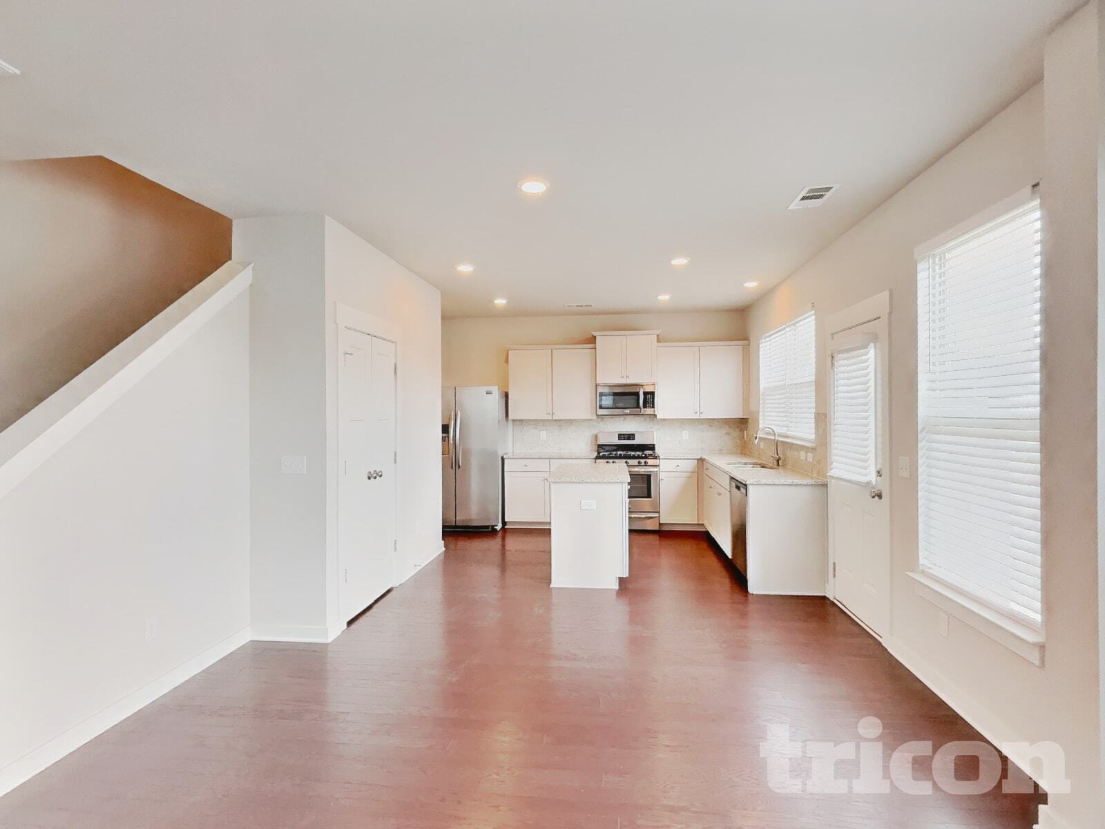 Building Photo - 4937 Kingdom Dr