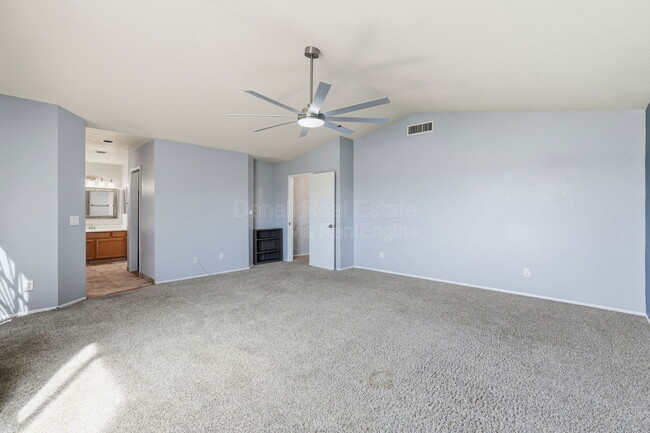 Building Photo - 10008 E Paseo San Ardo