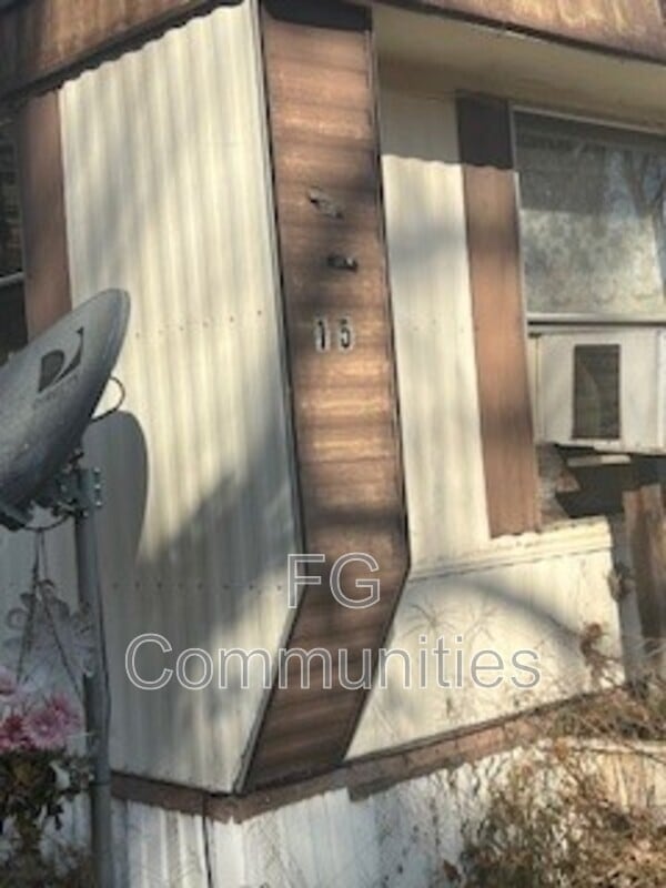 Building Photo - 15 Tradewind Dr