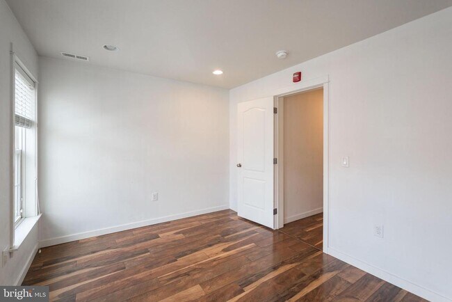 Building Photo - 132 S 46th St