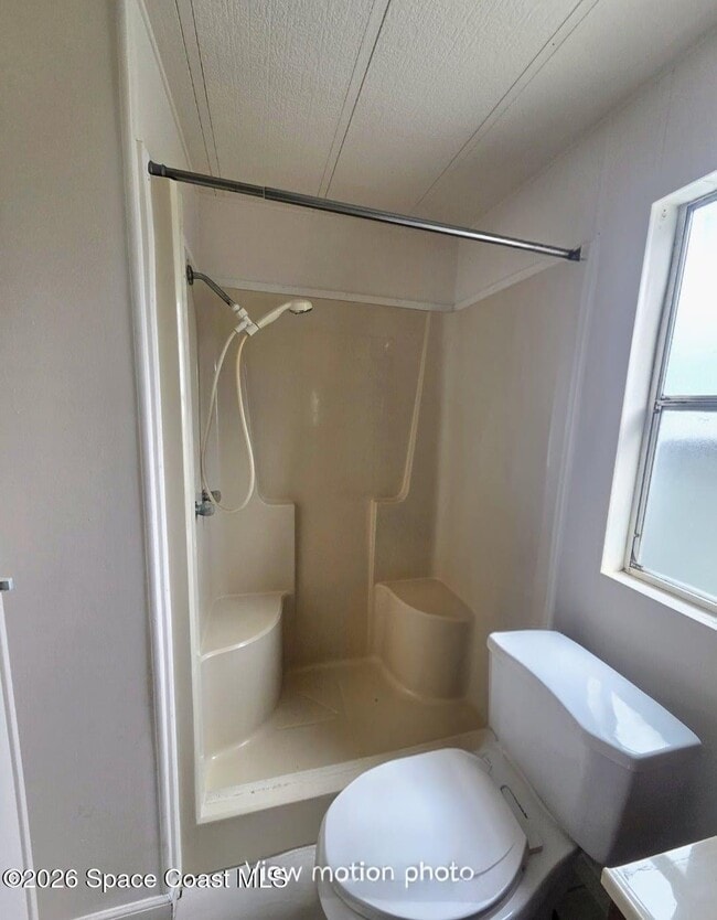 Building Photo - 2104 Mobiland Dr