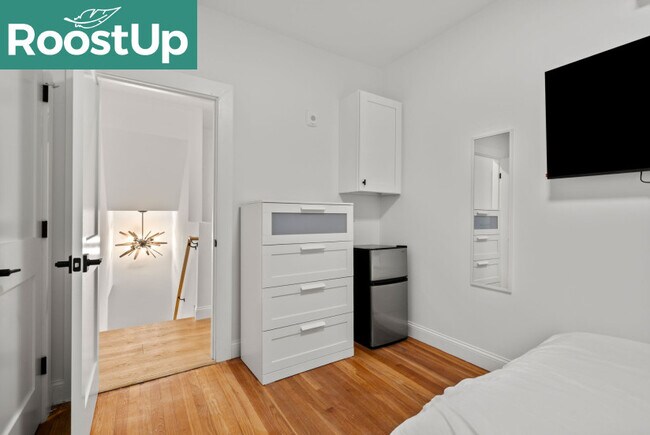 Building Photo - RoostUp Furnished Private Bedroom with Private Ensuite Bath in East Somerville!