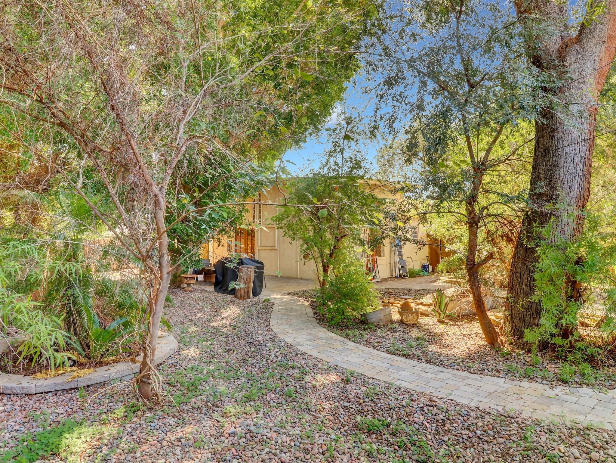 Building Photo - 1022 E Keim Dr