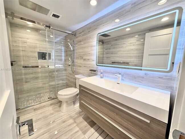 Building Photo - 1985 S Ocean Dr