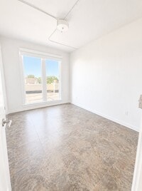 Building Photo - 217 S River St
