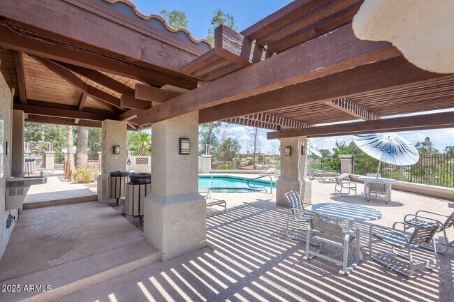 Building Photo - 7557 N Dreamy Draw Dr