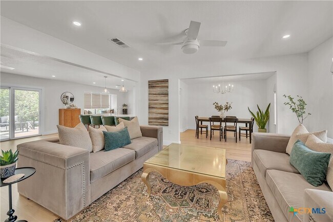 Building Photo - 513 Santa Clara Rd