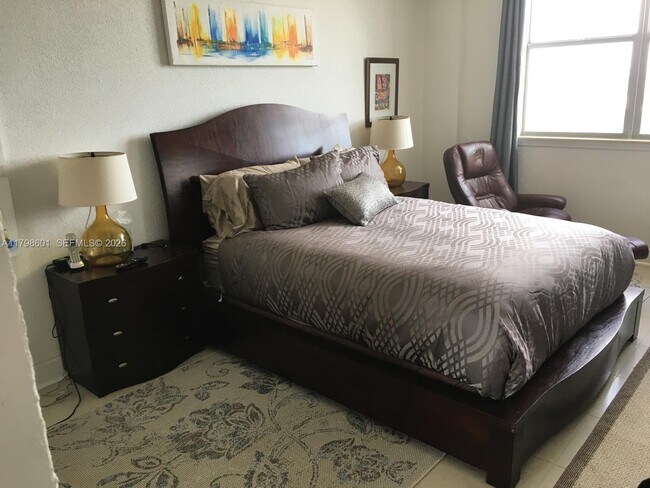 Building Photo - 401 69th St