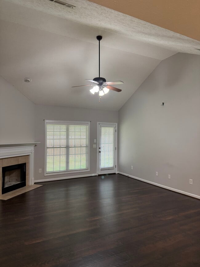 Building Photo - Santee Court
