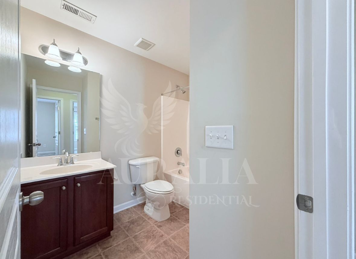 Building Photo - 705 Keystone Park Dr