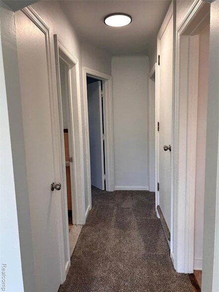 Building Photo - 15161 Sprenger Ave