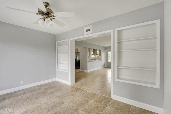 Building Photo - 208 NW 1st St