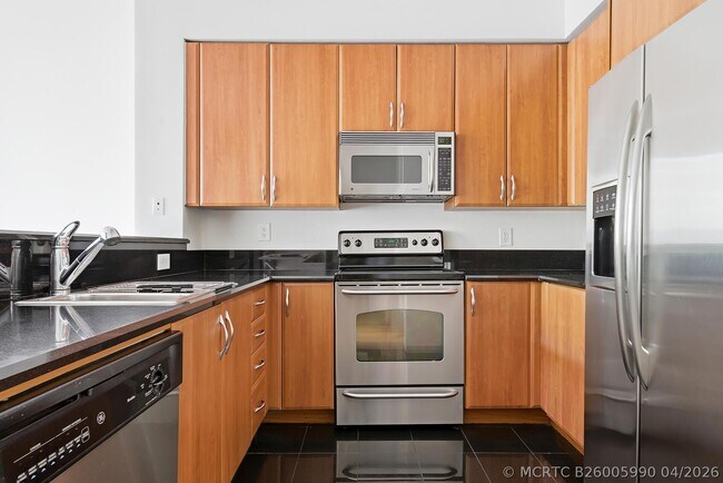 Building Photo - 801 S Olive Ave