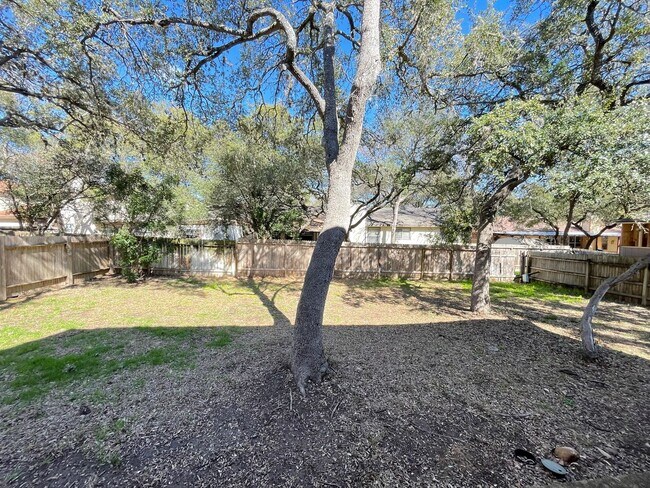 Building Photo - 13731 Oak Pebble
