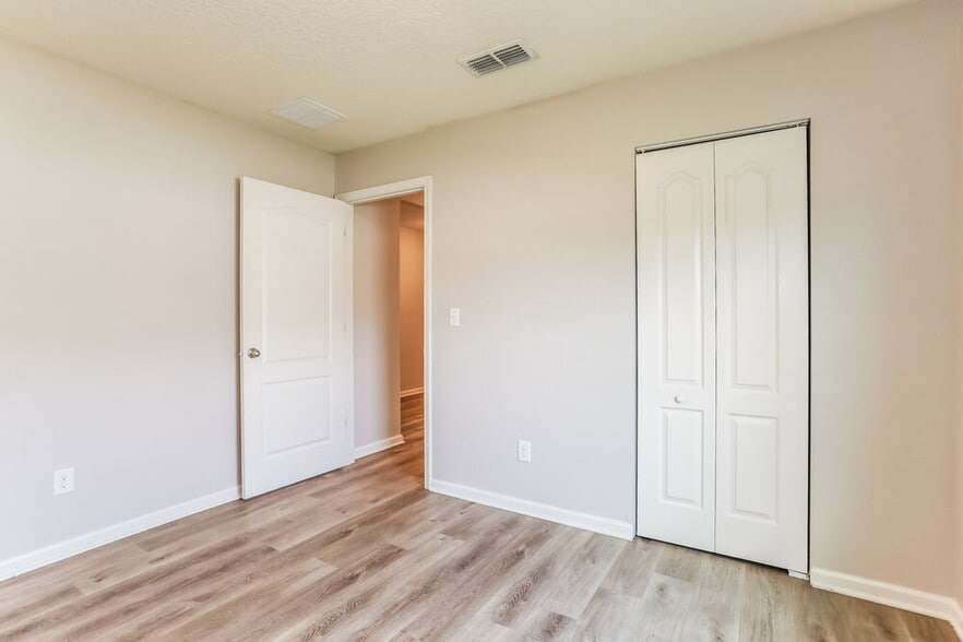 Building Photo - 3664 Summit Oaks Dr