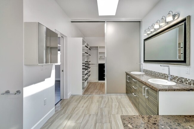 Building Photo - Modern 4-Bedroom Home in Prime West LA | Walkable, Spacious & Move-In Ready