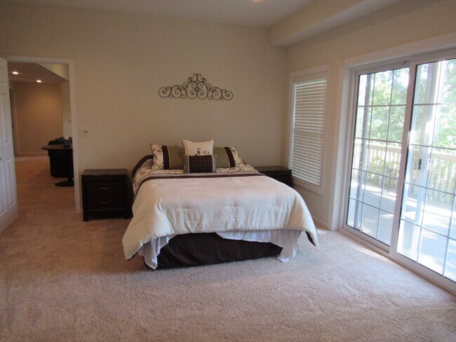 Building Photo - Osage Beach house for rent