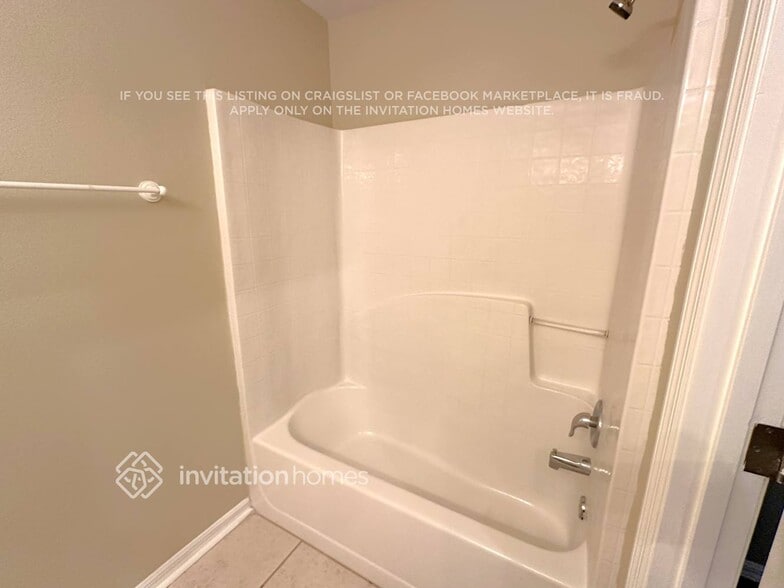 Building Photo - 2535 E Juliet Dr