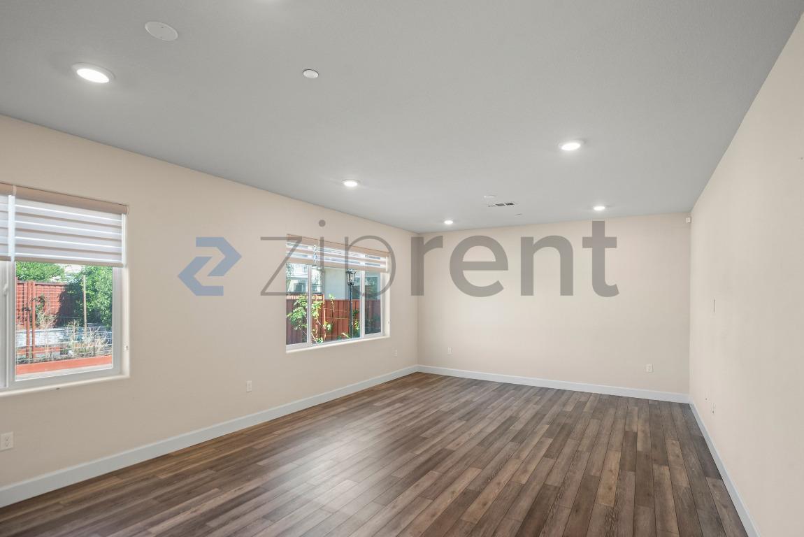 Building Photo - 5587 Howell Mountain Ln