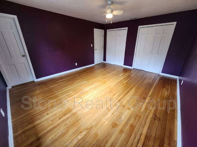 Building Photo - 308 Hickory Hill Dr
