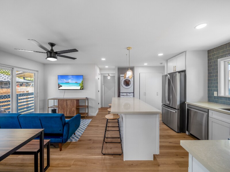 Building Photo - 338 Kalama St