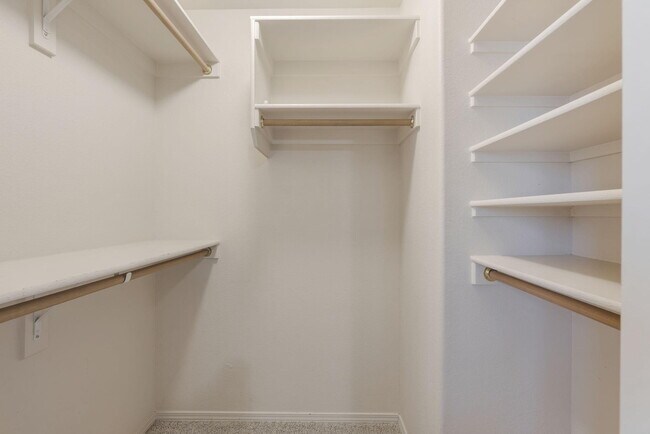 Building Photo - 7351 Sidewinder Dr NE