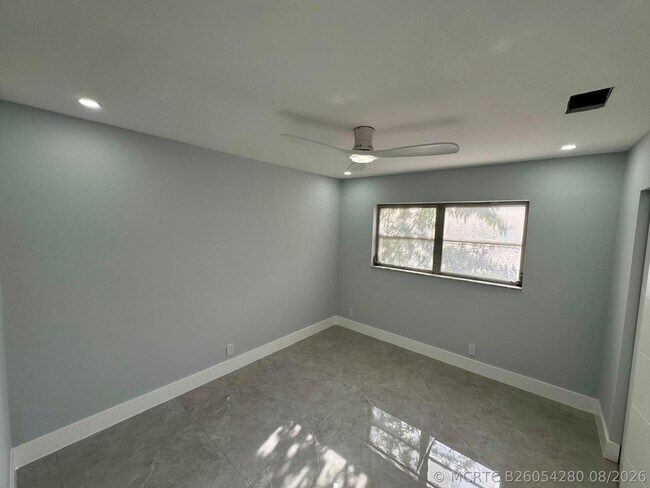 Building Photo - 7441 SW 19th St