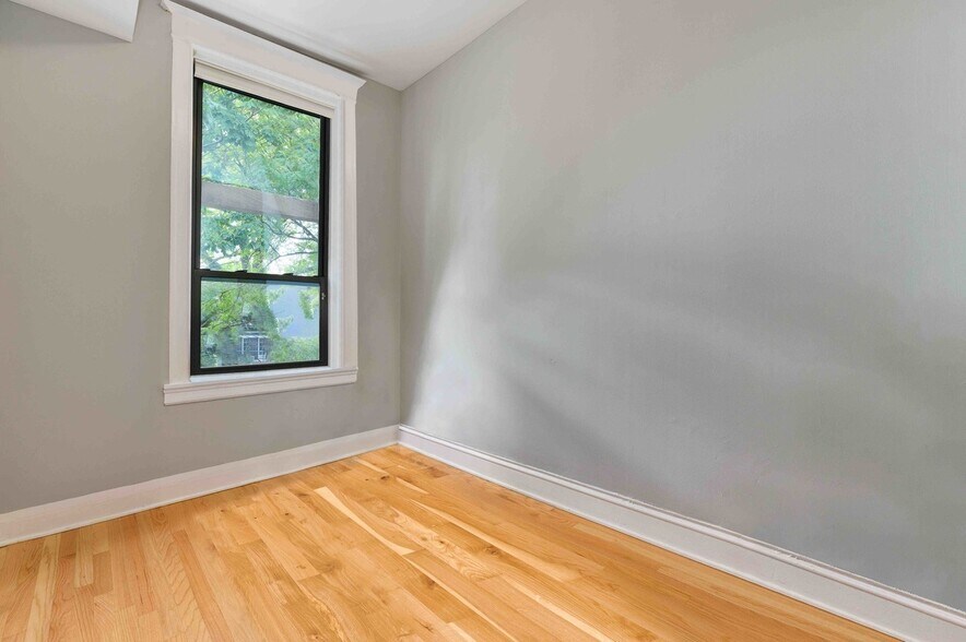 Office - 2459 N Albany Ave