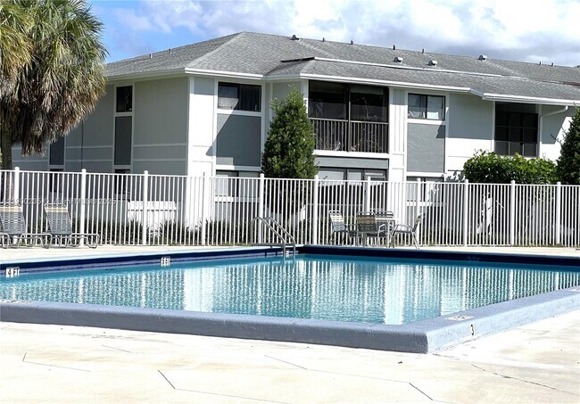 Building Photo - 9707 Hammocks Blvd