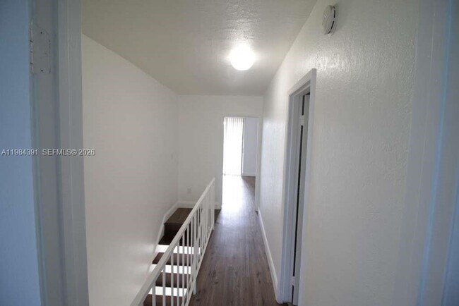 Building Photo - 9220 Fontainebleau Blvd