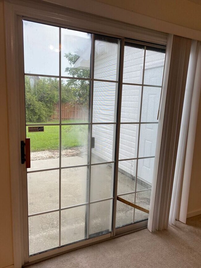 Building Photo - Central Wilmington! Live across from The Point at Barclay! Lovely one level patio home in popular...