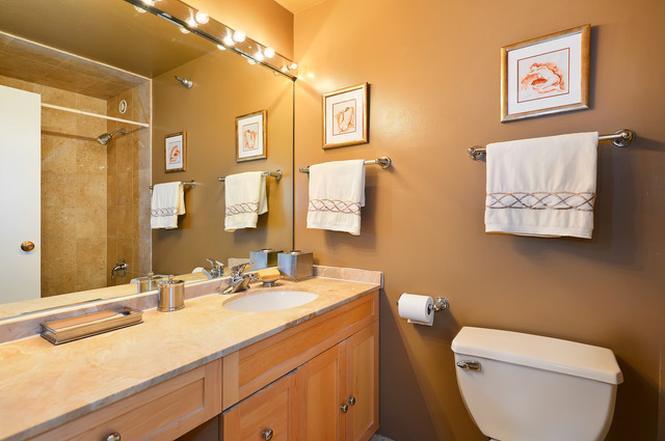 Bathroom - 70 W Huron St