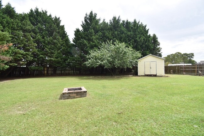 Building Photo - 135 Lenoir Dr