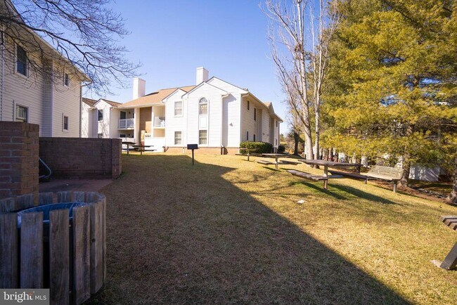 Building Photo - 105 Westwick Ct