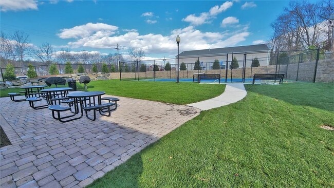 Building Photo - 203 Canter Ct