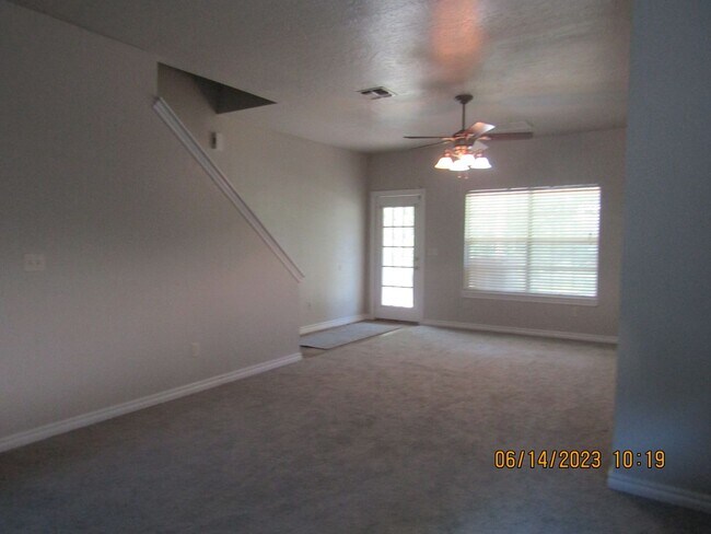 Building Photo - ALL ELECTRIC HOME!! PETS NEGOTIABLE WITH OWNER APPROVAL!!