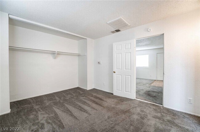 Building Photo - 2304 Sunrise Ave