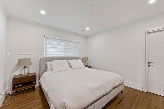 Building Photo - 45 Palermo Ave