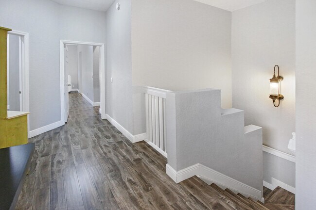 Building Photo - 5762 NW 119th Dr