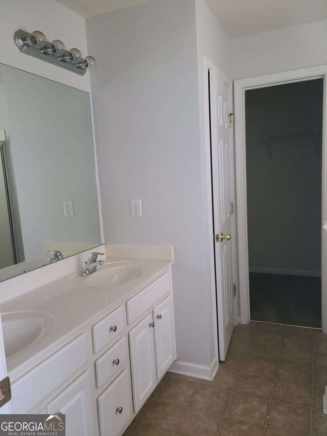 Building Photo - 2025 Appaloosa Way