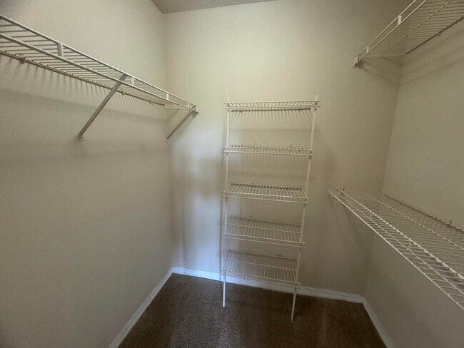 Building Photo - 7667 N Wickham Rd