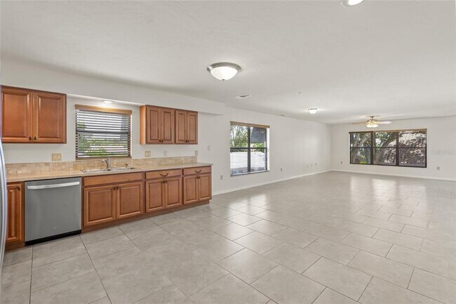 Building Photo - 2114 Bispham Rd