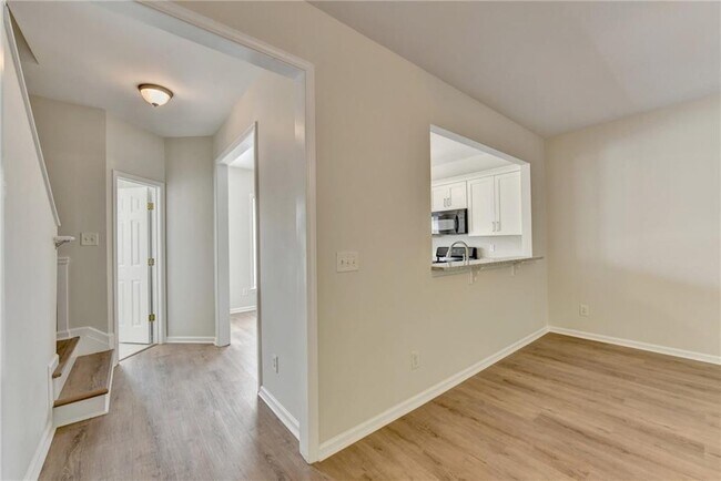 Building Photo - 2026 Merrimont Way