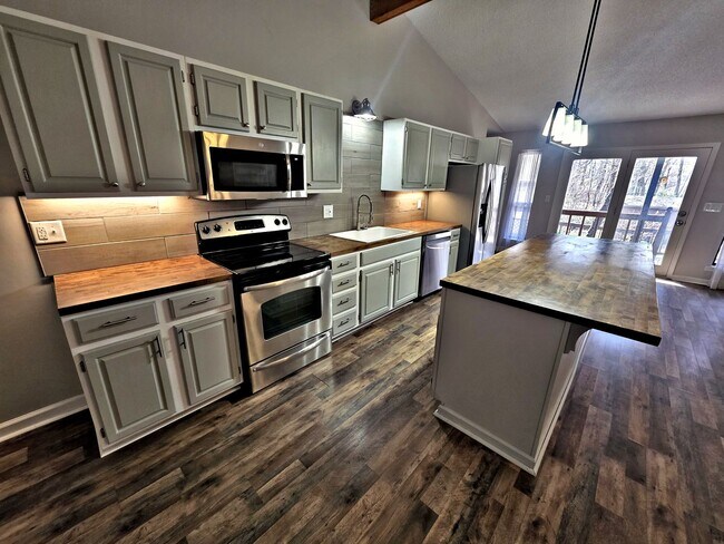 Building Photo - ***Move in Special *** HOUSE FOR RENT - PR...