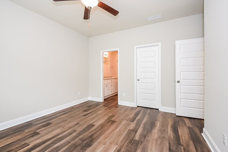 Building Photo - 67 Rosemont Ct