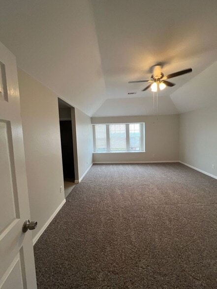 Building Photo - 914 Gallant Fox Dr