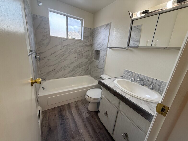 Building Photo - 1424 11th Ave