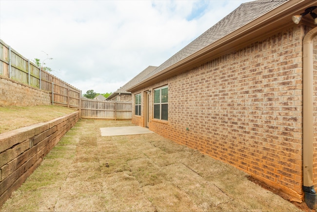 Building Photo - Available Now! Stunning 3 Bedroom 2 Bath Home in Whitehouse!