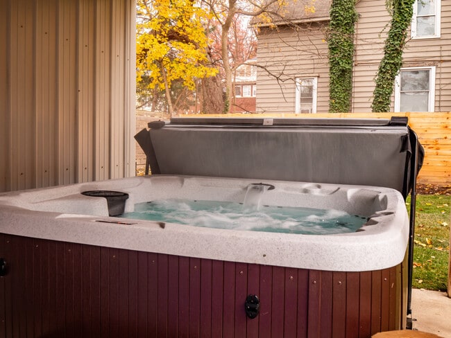 Building Photo - 25 N Rose Blvd