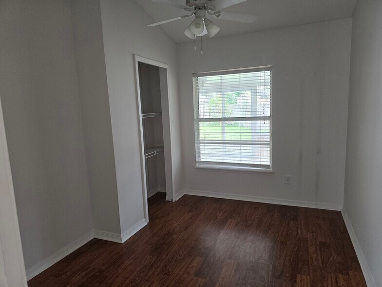 4th Bedroom/Office - 2169 Saint Martins Dr W